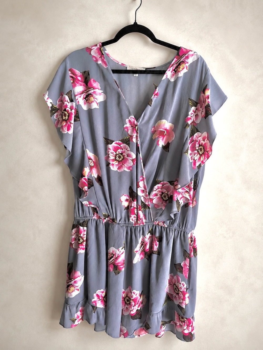 Umgee USA lavender-gray floral V-neck Romper Sz 1XL